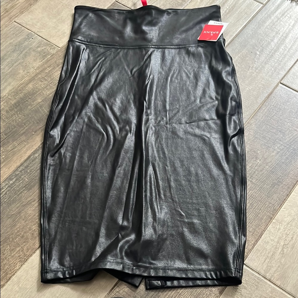 Spanx pencil skirt in black